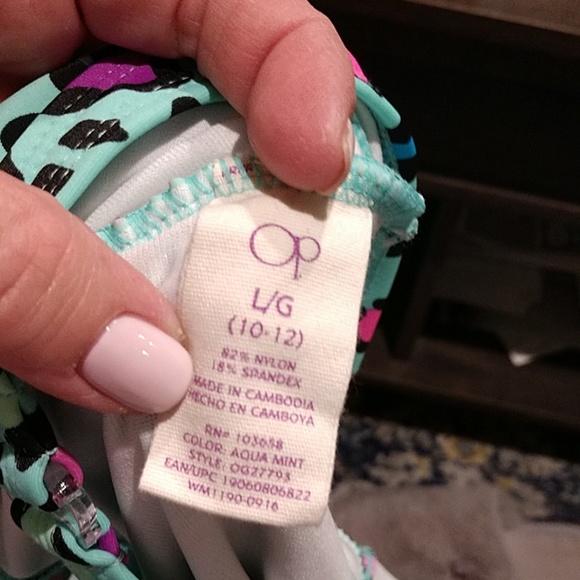 5 For 25.00/Girls 1Swimsuit,EUC,Clean - Picture 6 of 6